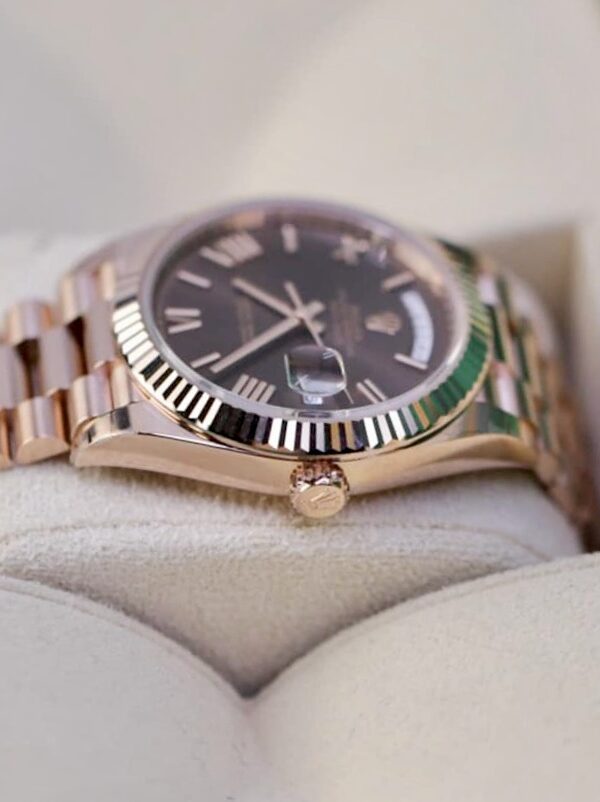 Đồng hồ Rolex Day-Date 228235 Mặt ChocolateCọc La Mã 40mm
